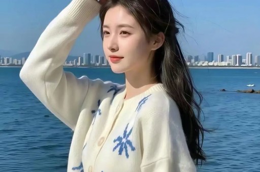 炸裂！司晓迪凌晨甩黑色吊带美照评论区从吃瓜到吐槽吵翻了天